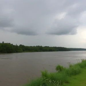 Great Pee Dee River with rising water levels and cloudy skies